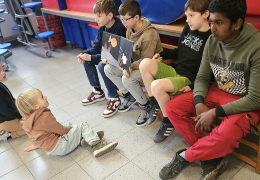 Voorlezen aan de kleuters (03/12/2025)